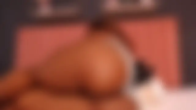 FiorellaRains élő chatszobája