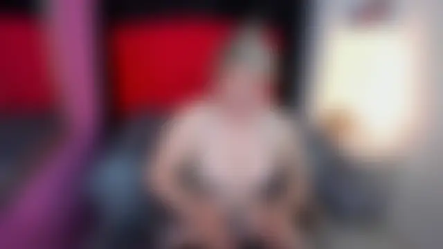 ScarletBigTitties – Naživo chatovacia miestnosť