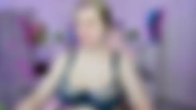 Megan_Violer Adlı Modelin Canlı XXX Sohbeti