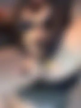 Sala de chat ao vivo de Paulette-squirt