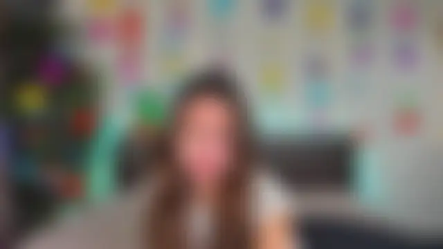 Milana_Crystal_: διαδικτυακό σόου στην κάμερα