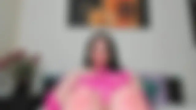 GoldenLunaa Chat Room in diretta