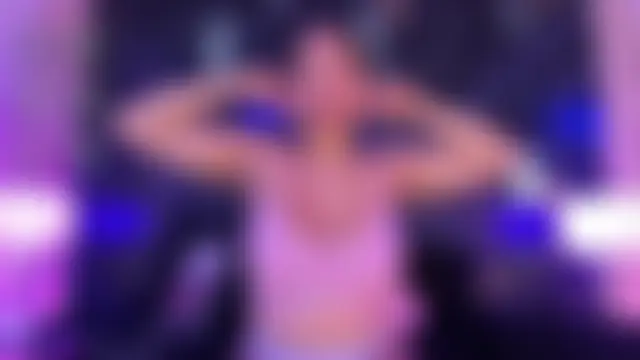 BustyGlow Adlı Modelin Canlı Sohbet Odası