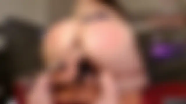 Julia-Ivy élő chatszobája