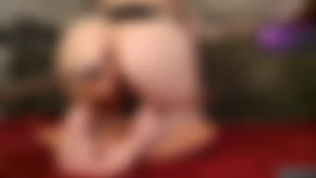 Julia-Ivy Ruang Obrolan Langsung