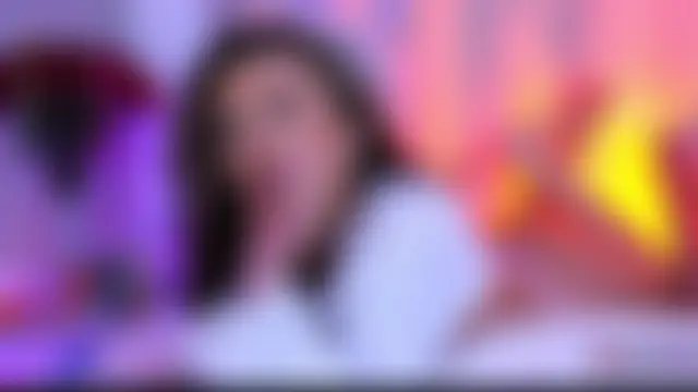 AishaSins' Live Chat Room