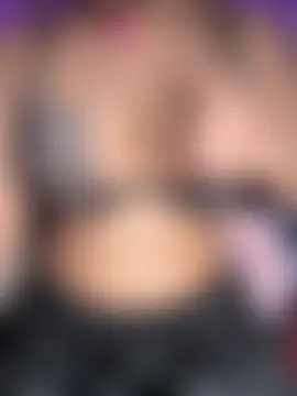 Squirt_Queen_X Adlı Modelin Canlı Sohbet Odası