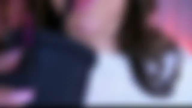 AishaSins' Live Chat Room