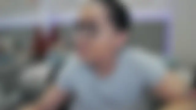 BustyAllyy 现场聊天室