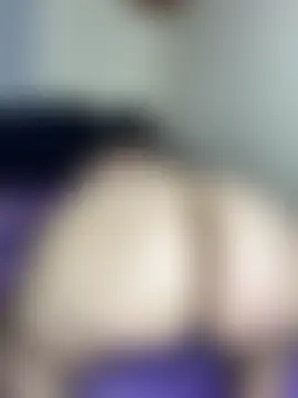 scarlet_tommy's Live Chat Room