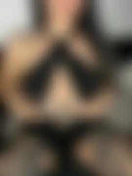 ห้องแชทสดของ Mia-Bremer