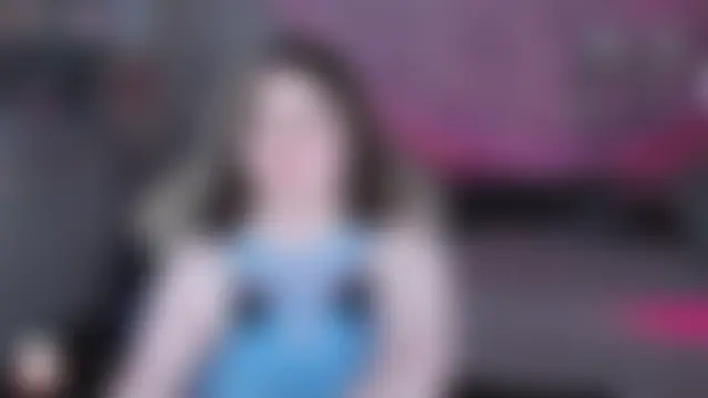 Estelle_Hicks' Live Chat Room