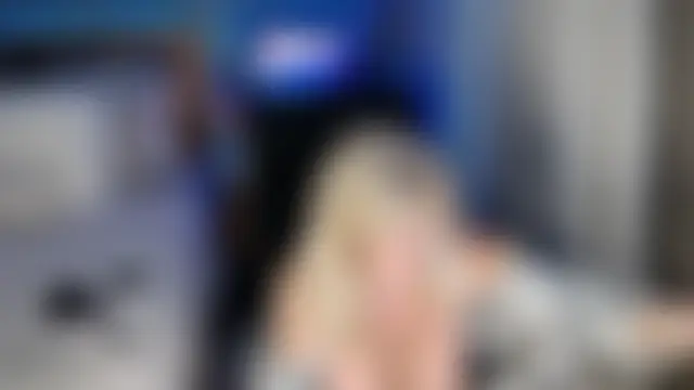 Lenaxox: διαδικτυακό σόου στην κάμερα