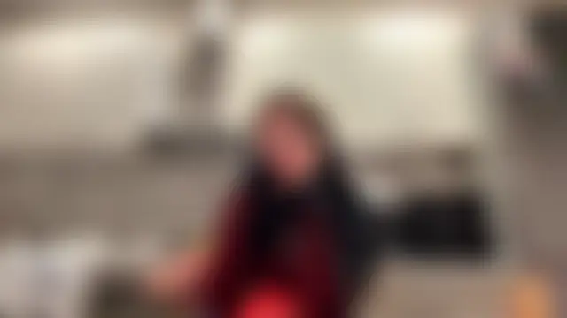 ห้องแชทสดของ LaraDraggoo