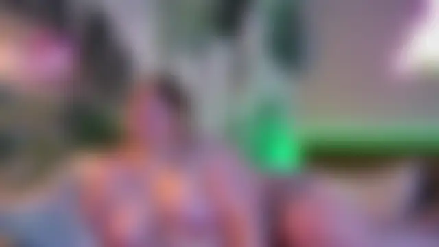 Show modela RubyValen na web-kameri