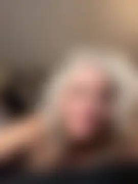 Peachyb webkamerás műsora