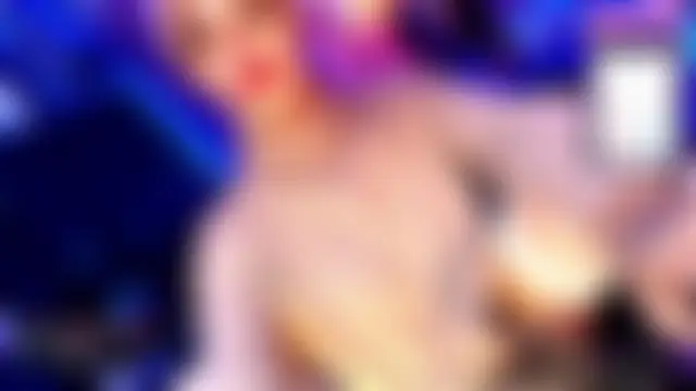 KYLIE_SHEMALE 在線直播表演