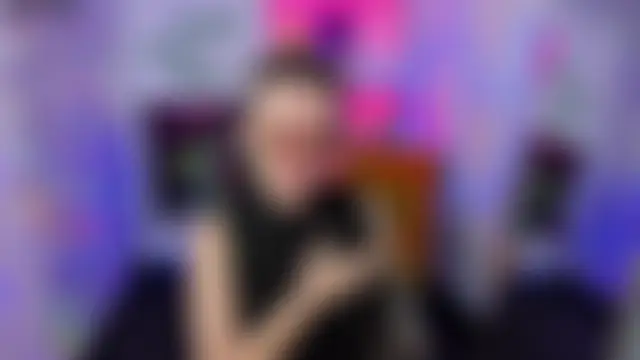 LisaFoxy_y's Live Chat Room