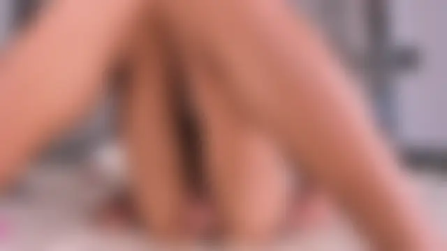 REINA_ADAHARA: διαδικτυακό σόου στην κάμερα