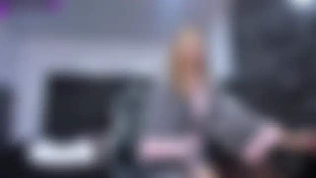 Ladyy_Scarlett élő chatszobája