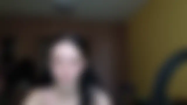 Emilia_Light élő chatszobája