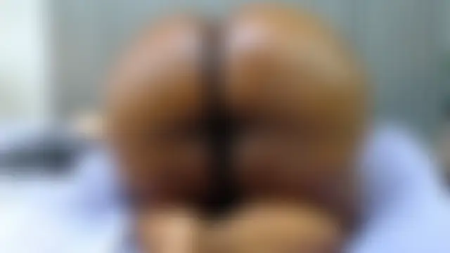 Chat soba uživo modela ROYALASS25