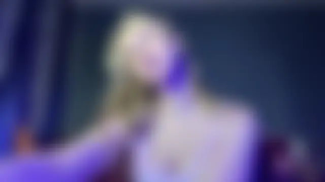 Show modela ShariLappas na web-kameri