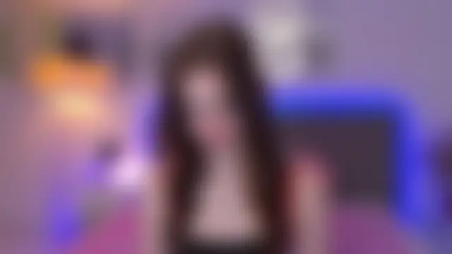 LuisaClover – Naživo chatovacia miestnosť