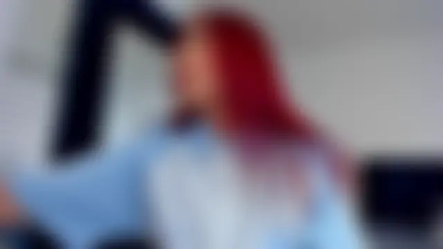 melanie_roux__'s Live Chat Room