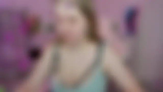 Megan_Violer Adlı Modelin Canlı Sohbet Odası