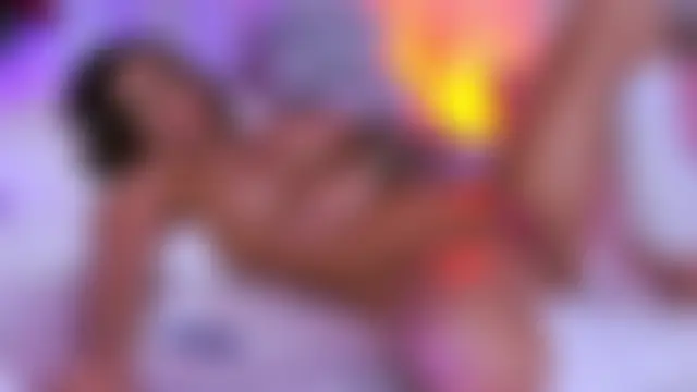 AishaSins Adlı Modelin Canlı Sohbet Odası