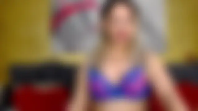 AdelaXXX Adlı Modelin Canlı Sohbet Odası