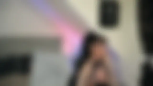 hotmilfbitch 网络视讯表演