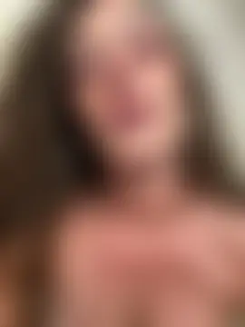 Martyca_Beee Adlı Modelin Canlı Sohbet Odası