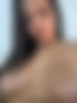 EmmiiGlow's Webcam Show