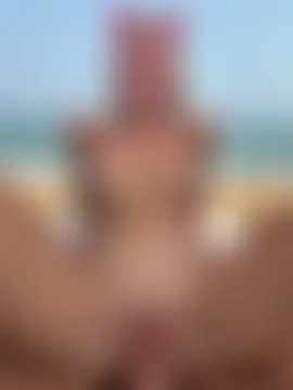 Lady_Liaa Show in webcam