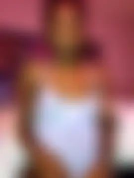 Živá chatovací místnost oliviaprettypussy