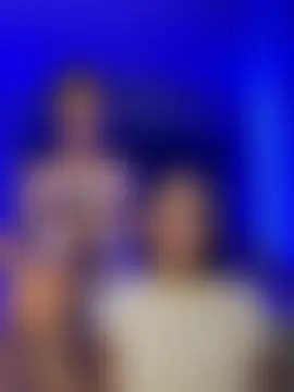 l0lita_emi: διαδικτυακό σόου στην κάμερα