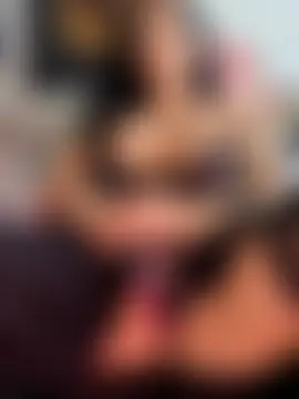 ReiyaRey Adlı Modelin Canlı Sohbet Odası