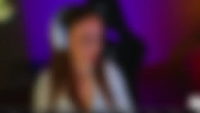 Emili1-のライブチャットルーム