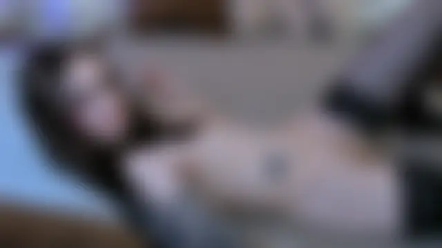 NaughtyLoryy: διαδικτυακό σόου στην κάμερα