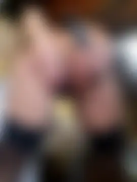 Chat soba uživo modela Luna-77