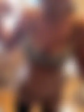 Hotmomcheckk_ élő chatszobája