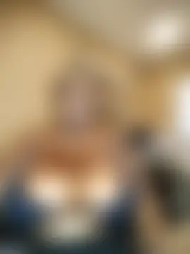 queenbusty élő chatszobája