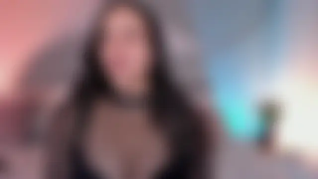 Nicolle_W's Live Chat Room