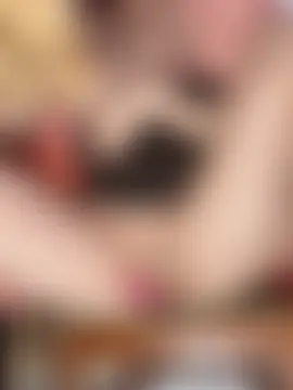 Živá chatovací místnost Emily-Nguyen