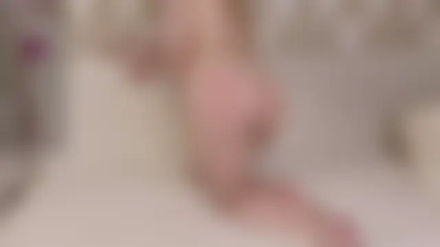 foxy_bloomm Show in webcam