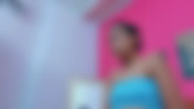 littlee_emilyy_'s Live Chat Room