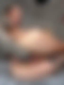 mc-Olivia's Live Chat Room