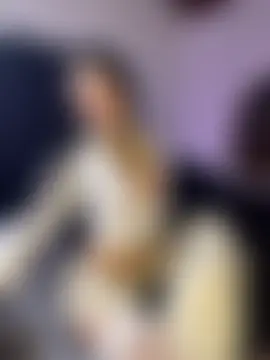 anoramarlowe's Live Chat Room